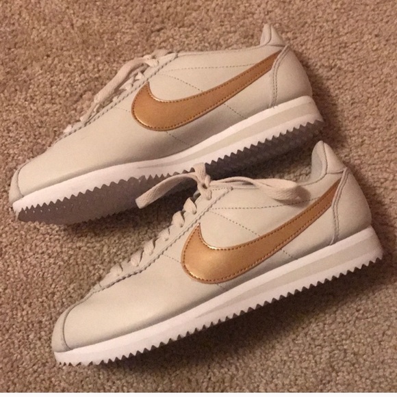cream nike cortez